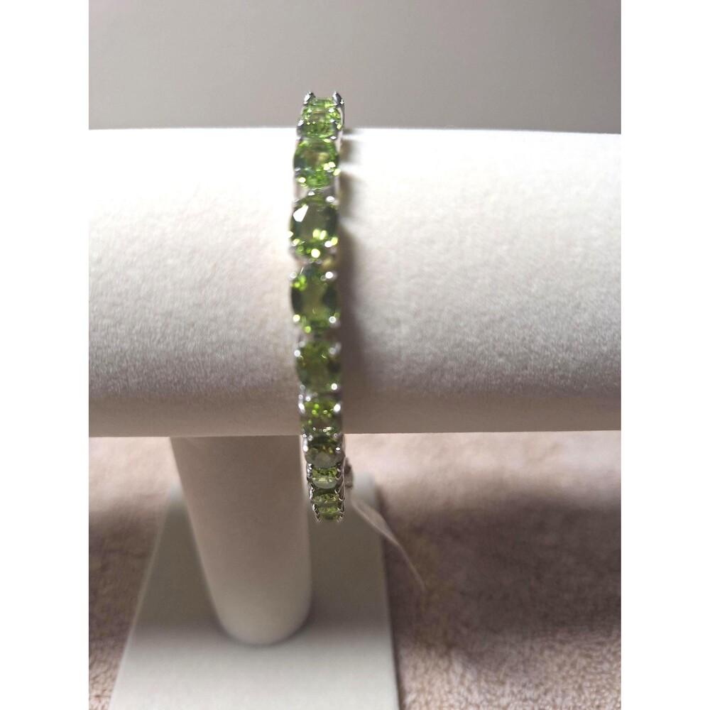 Peridot tennis bracelet from Hebei in sterling silver rhodium plated 8 inches